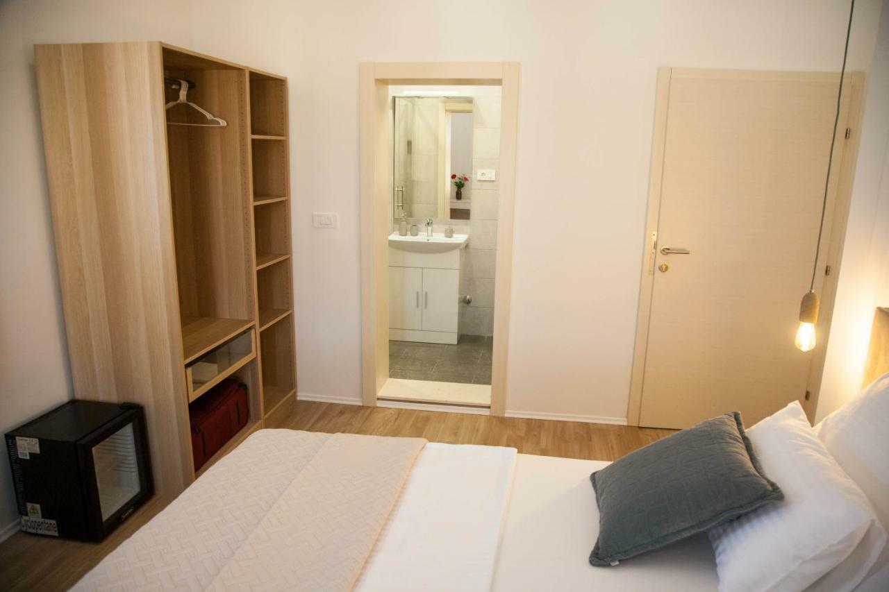 Soukki Town Centre Suites 1 Split Kültér fotó